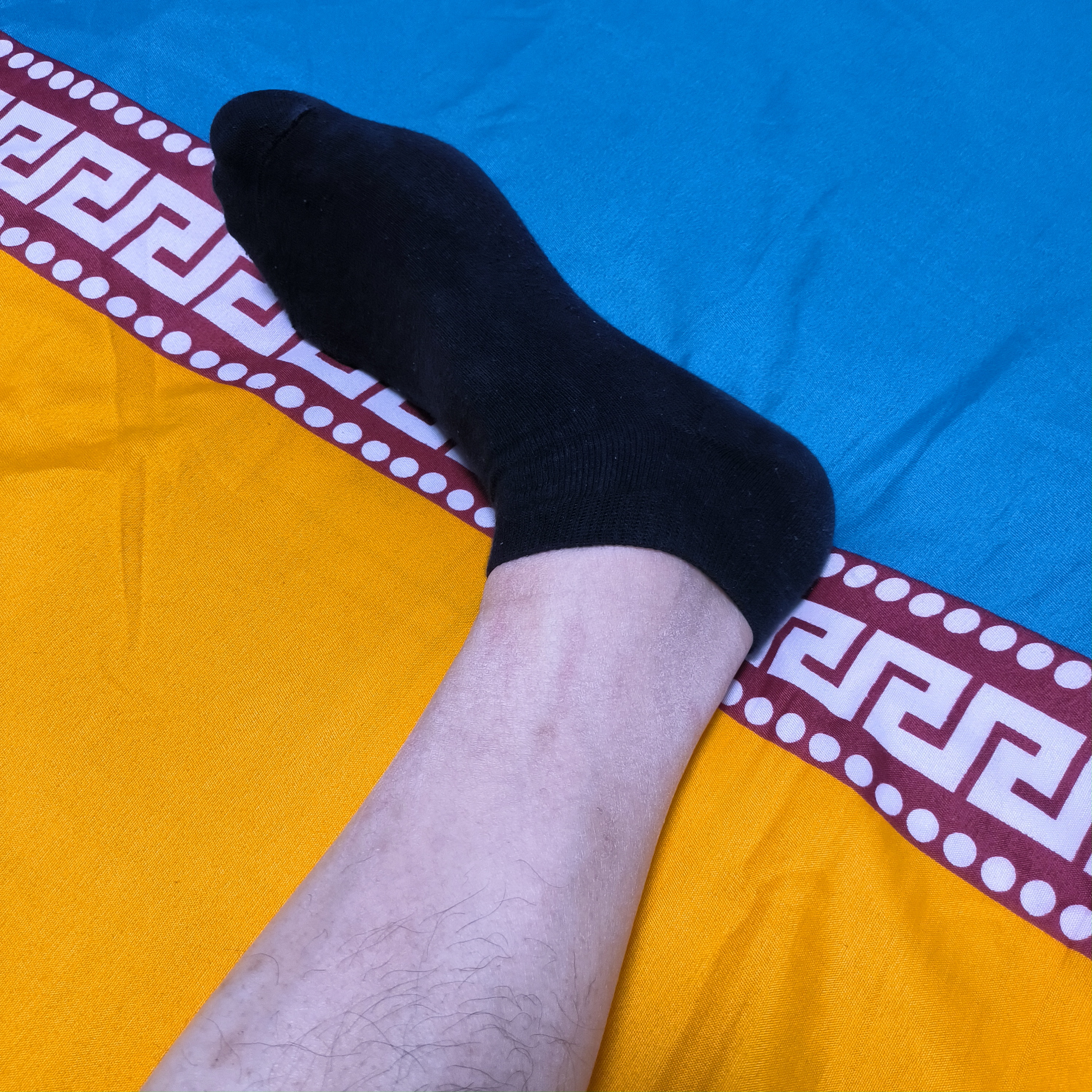 城市的喧嚣在这一刻悄然退去,只剩下我与这无垠的夜空对话