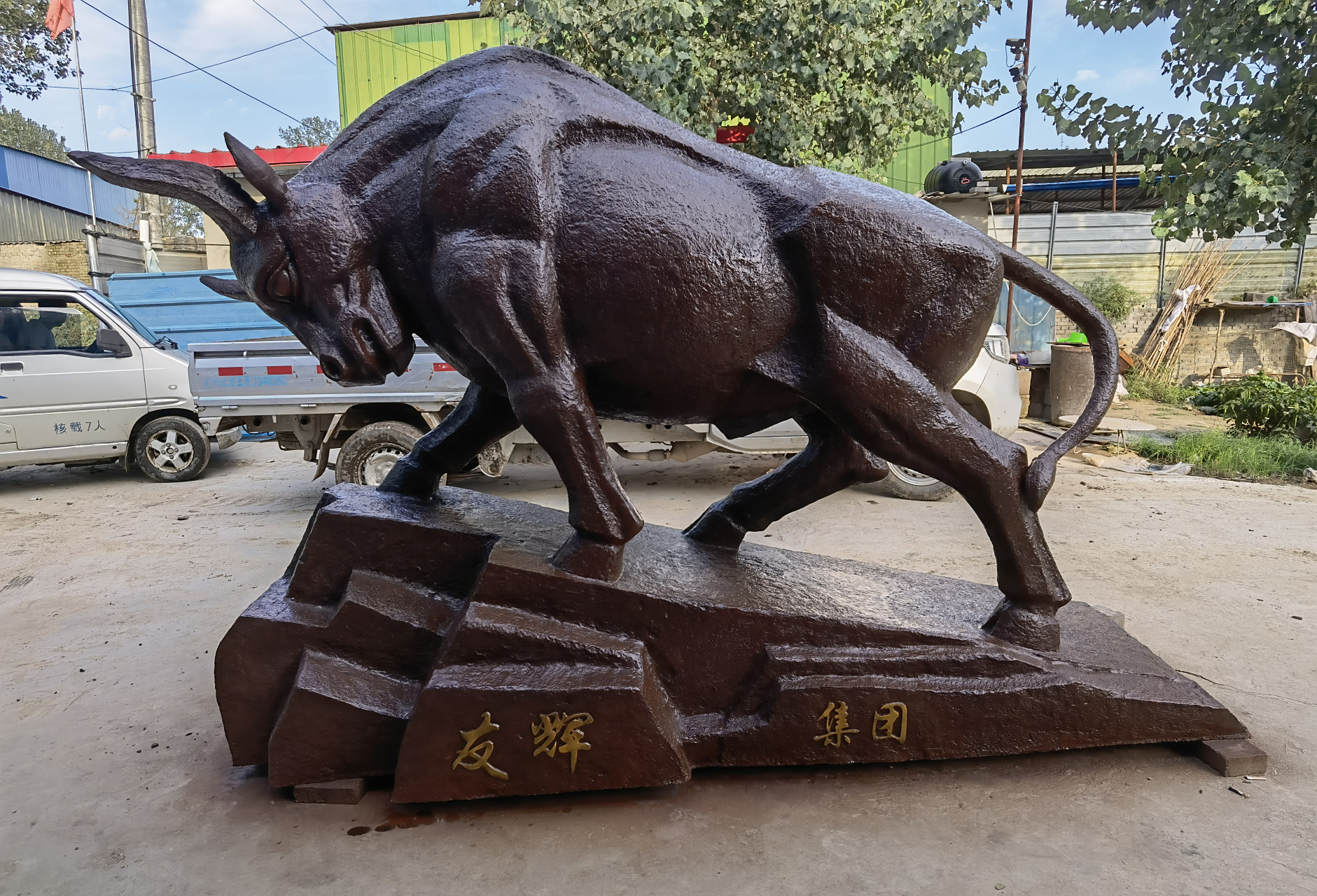 大型铜牛雕塑制作厂家一比一铜牛雕塑定制3米大型牛雕塑