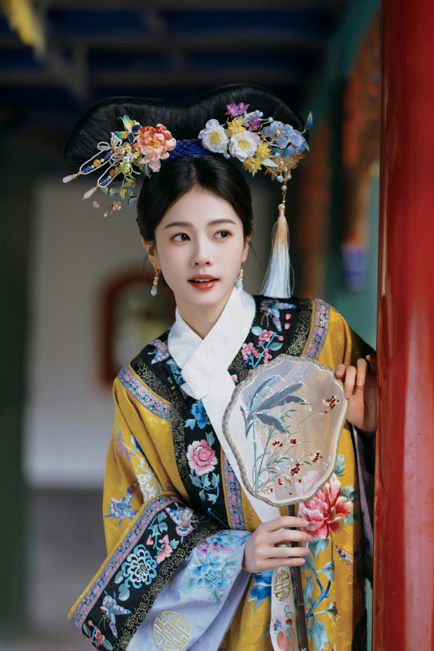 白鹿清宫格格造型 #白鹿# #八卦娱乐明星# #养眼美女