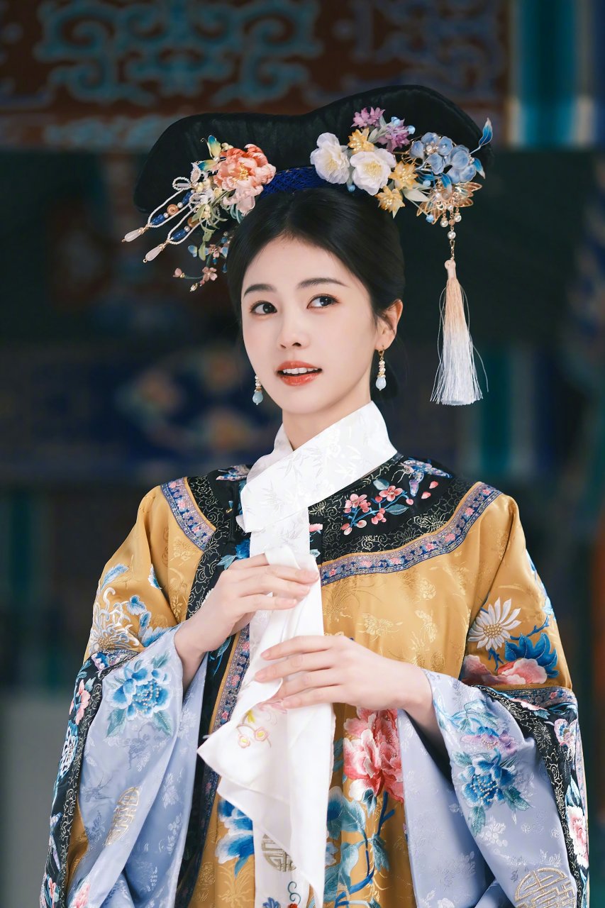 白鹿清宫格格造型 #白鹿# #八卦娱乐明星# #养眼美女
