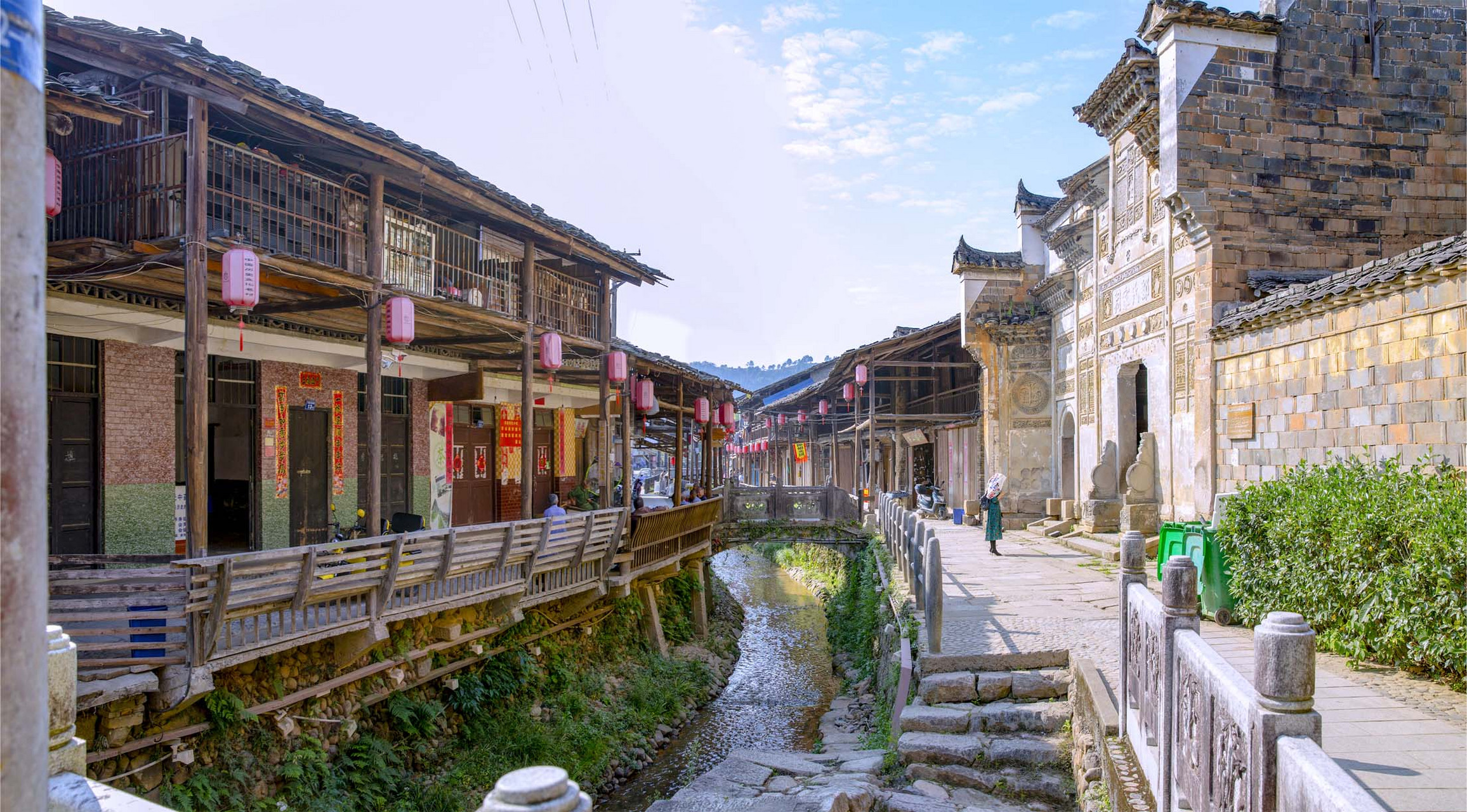 下梅村位于武夷山市东部,商周时期就有了新石器时代人类活动遗迹,村落