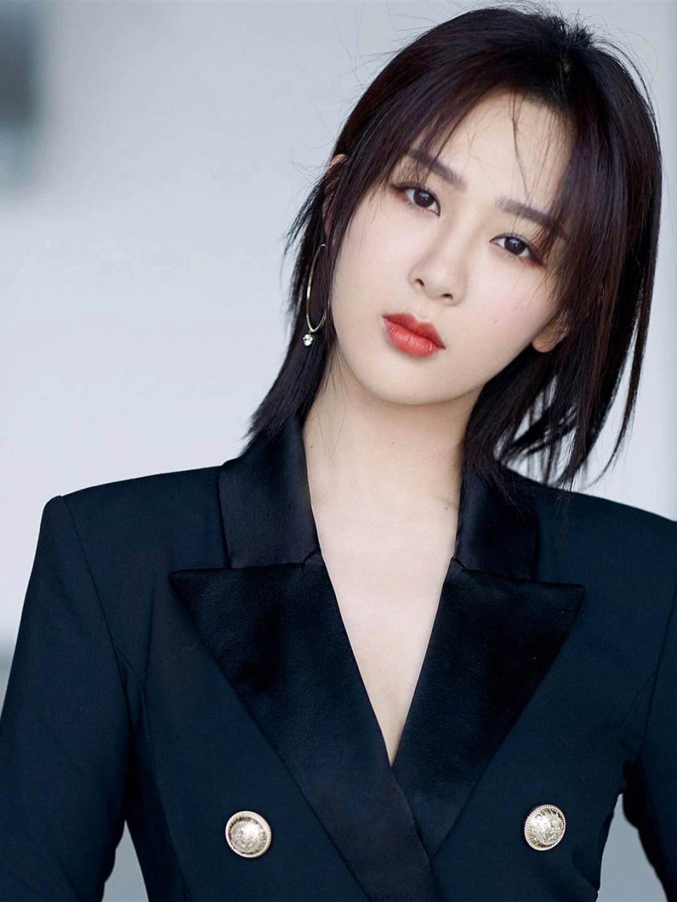 1,杨紫最近几个月一直在减肥,平常去吃火锅都是点的清汤或者番茄锅