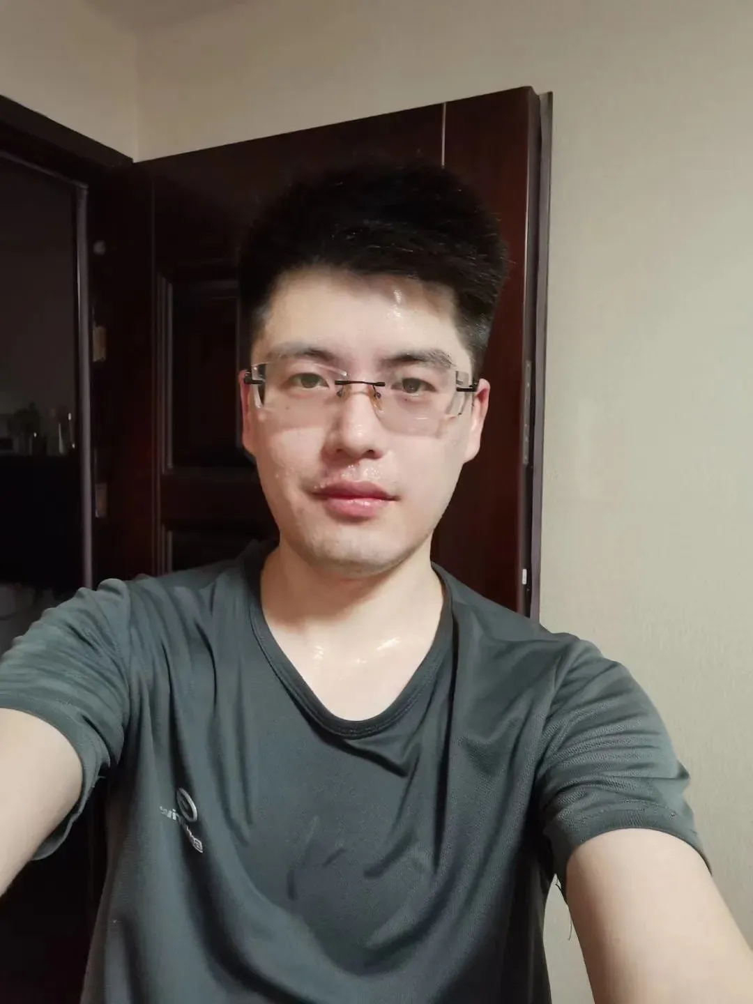 大家好,我今年36岁了,从去年8月开始,我就成了一名"家里蹲"