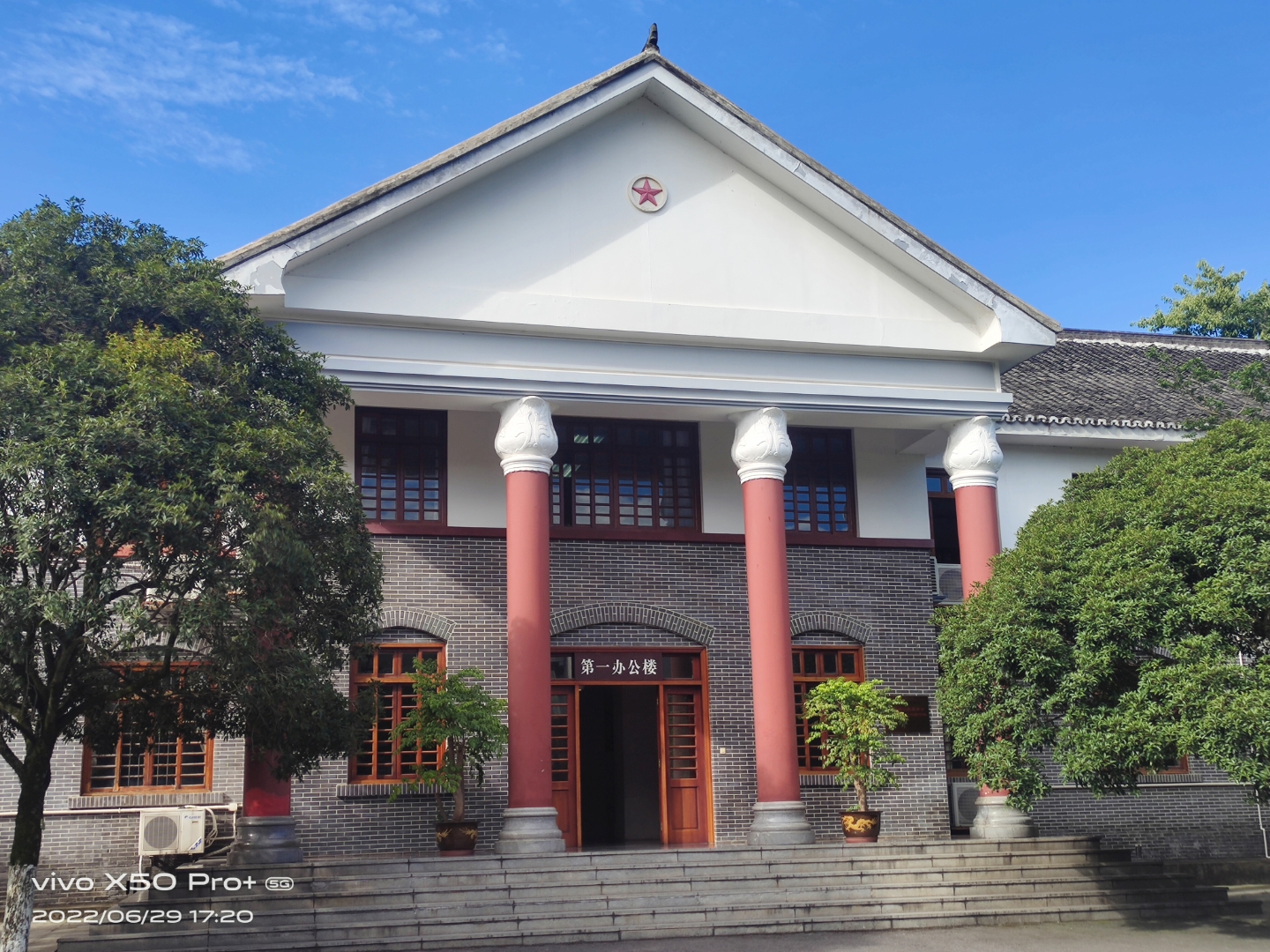 这里是"川西咽喉","西藏门户","民族走廊"在两汉文化历史就底蕴丰厚
