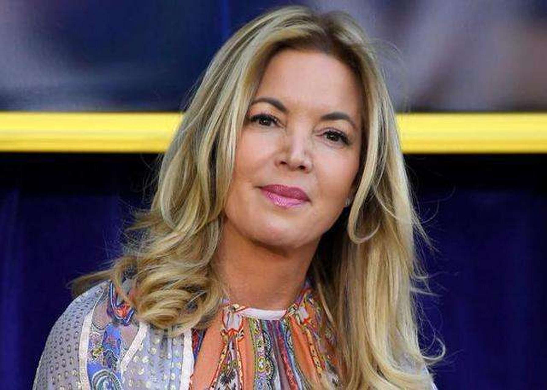 必须要明白湖人交易的底层逻辑:王者之气!别打黑白曼巴的主意!