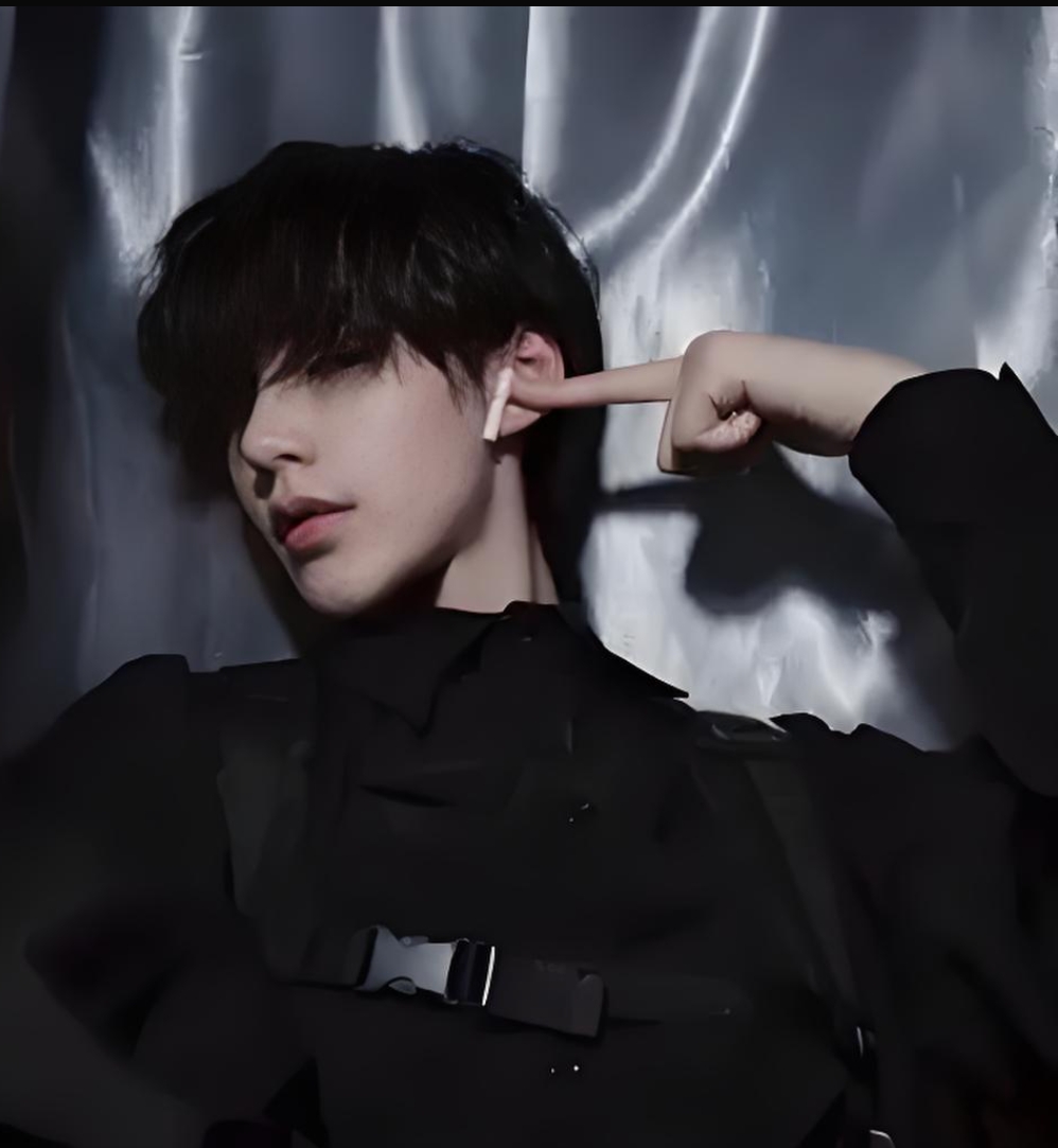 黑色系头像真人男