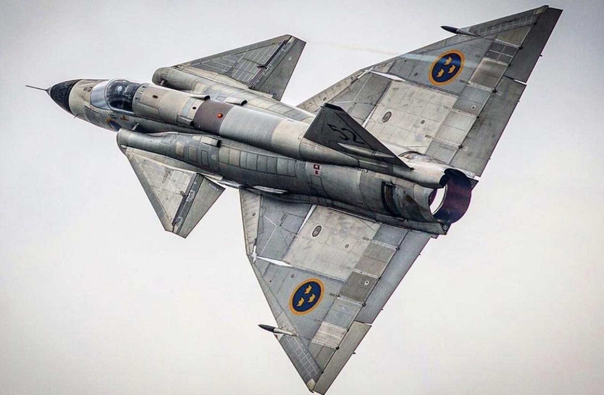 北欧铁翼saab-37"雷"式战斗机.