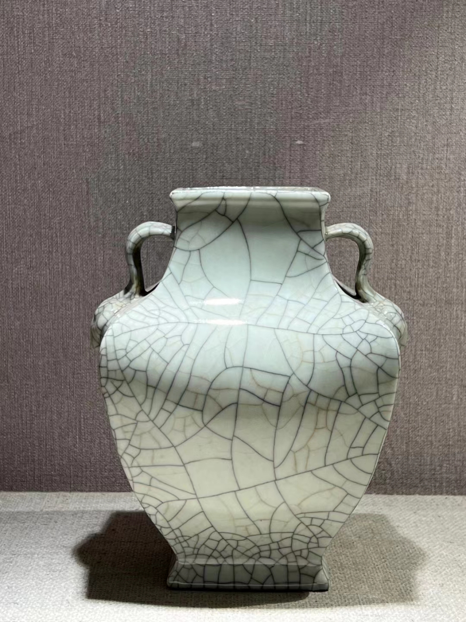 清乾隆哥釉双耳四方瓶 高23,全品完整