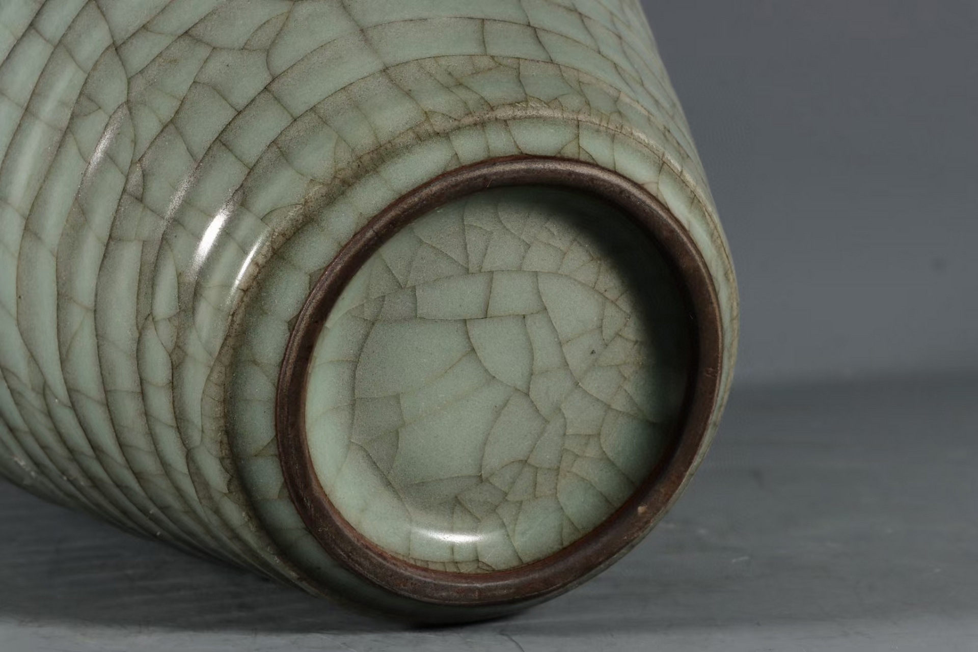 南宋官窑青釉弦纹梅瓶 高23.5口径4.3底径6.5公分