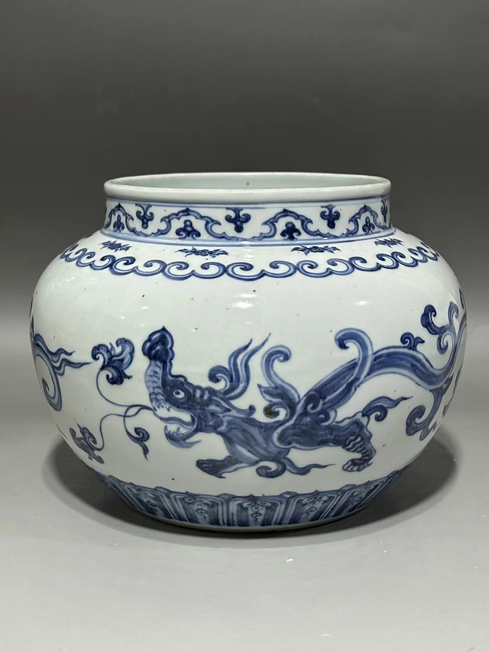 明宣德青花螭龙纹罐 高20. 肚径26公分 藏品开门,全品完整
