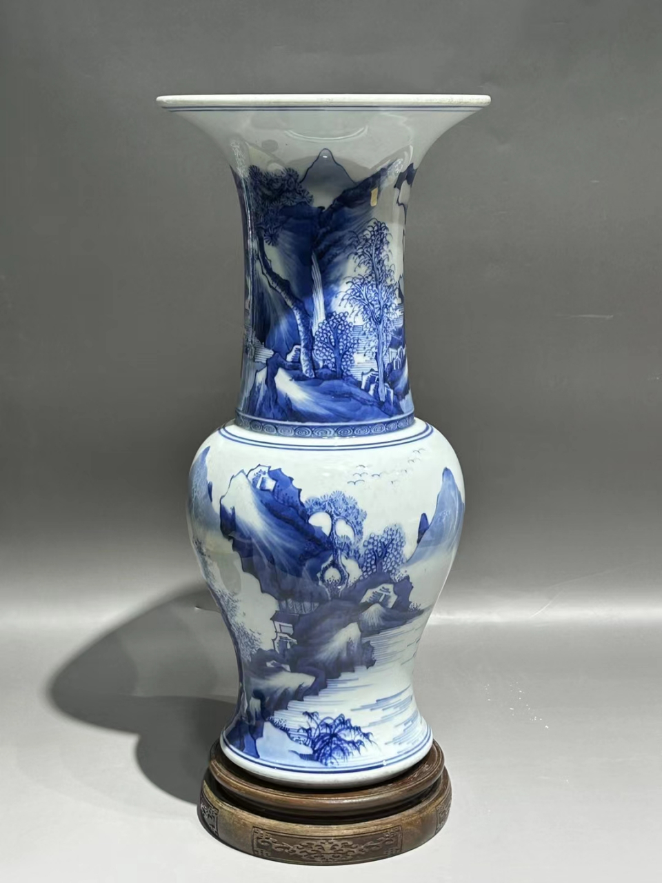 康熙青花山水凤尾尊 高45.口径21.5. 全品完整,画工精美,藏品开门