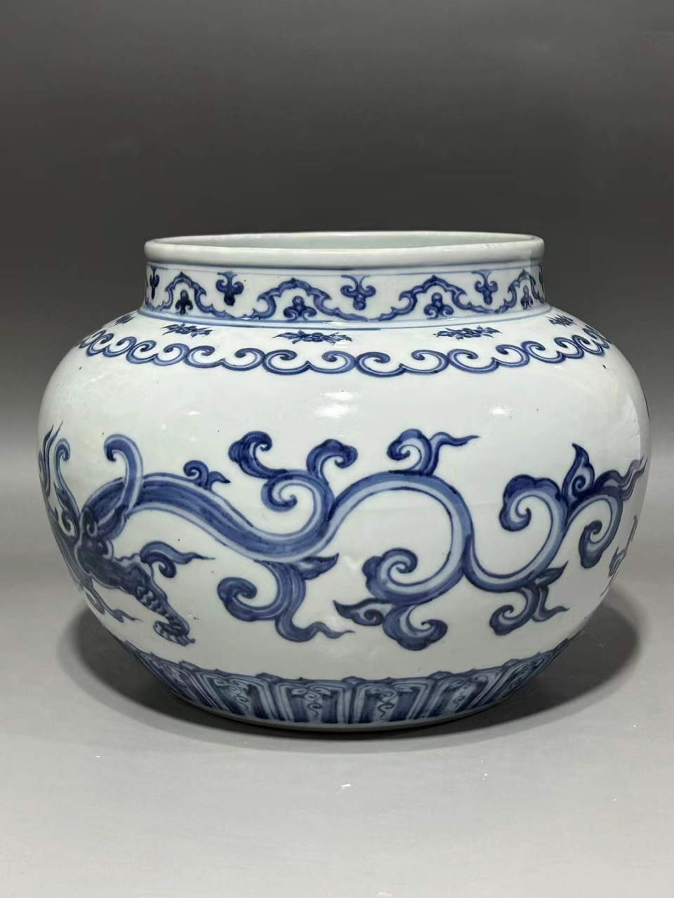 明宣德青花螭龙纹罐 高20. 肚径26公分 藏品开门,全品完整