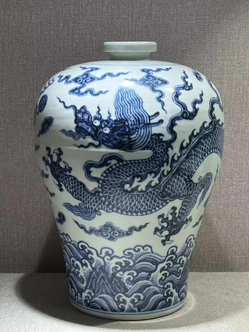 永宣青花龙纹梅瓶 高40