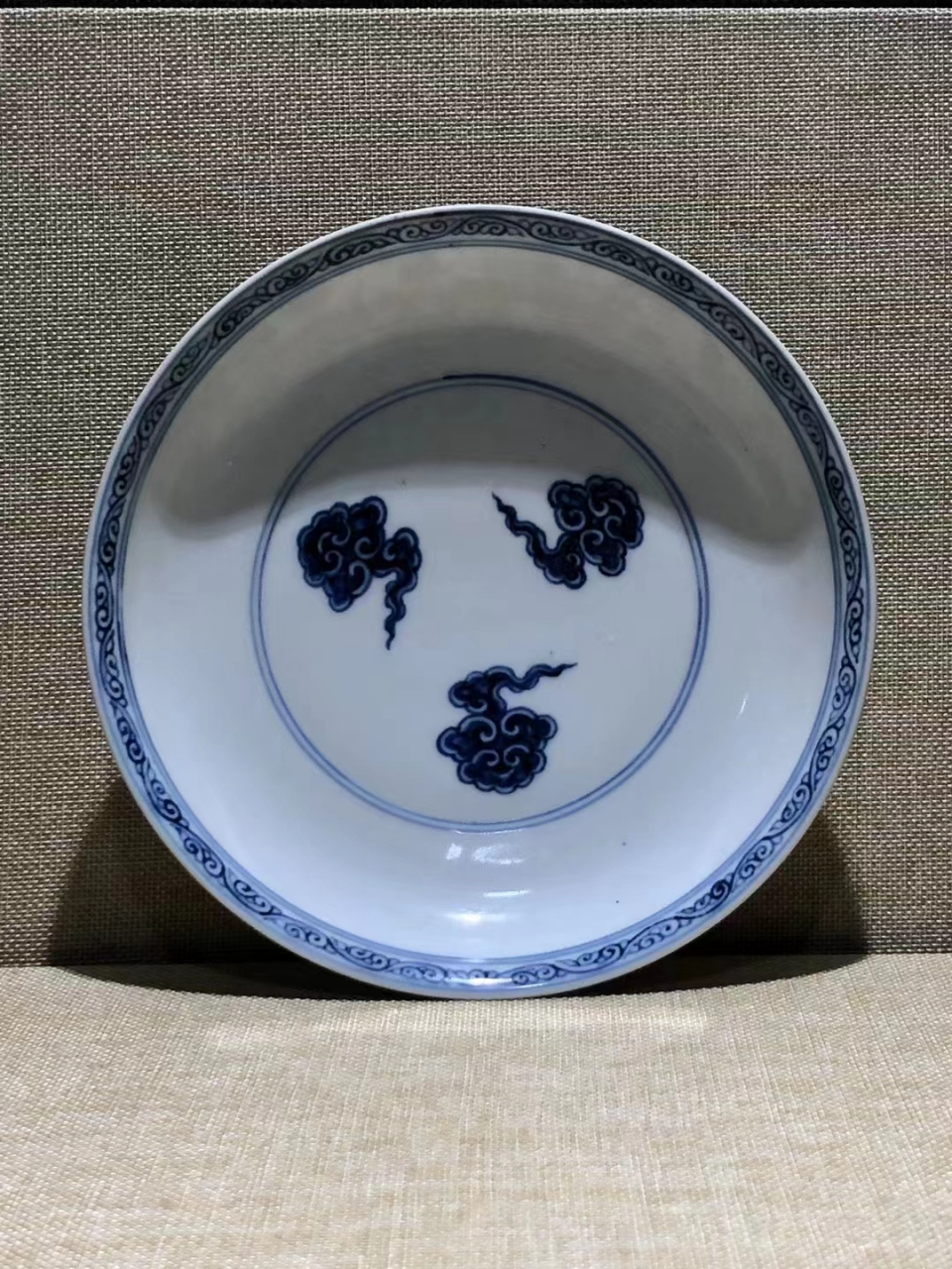 明宣德青花凤凰缠枝莲内如意云纹盘精品 口径20公分. 全品完整