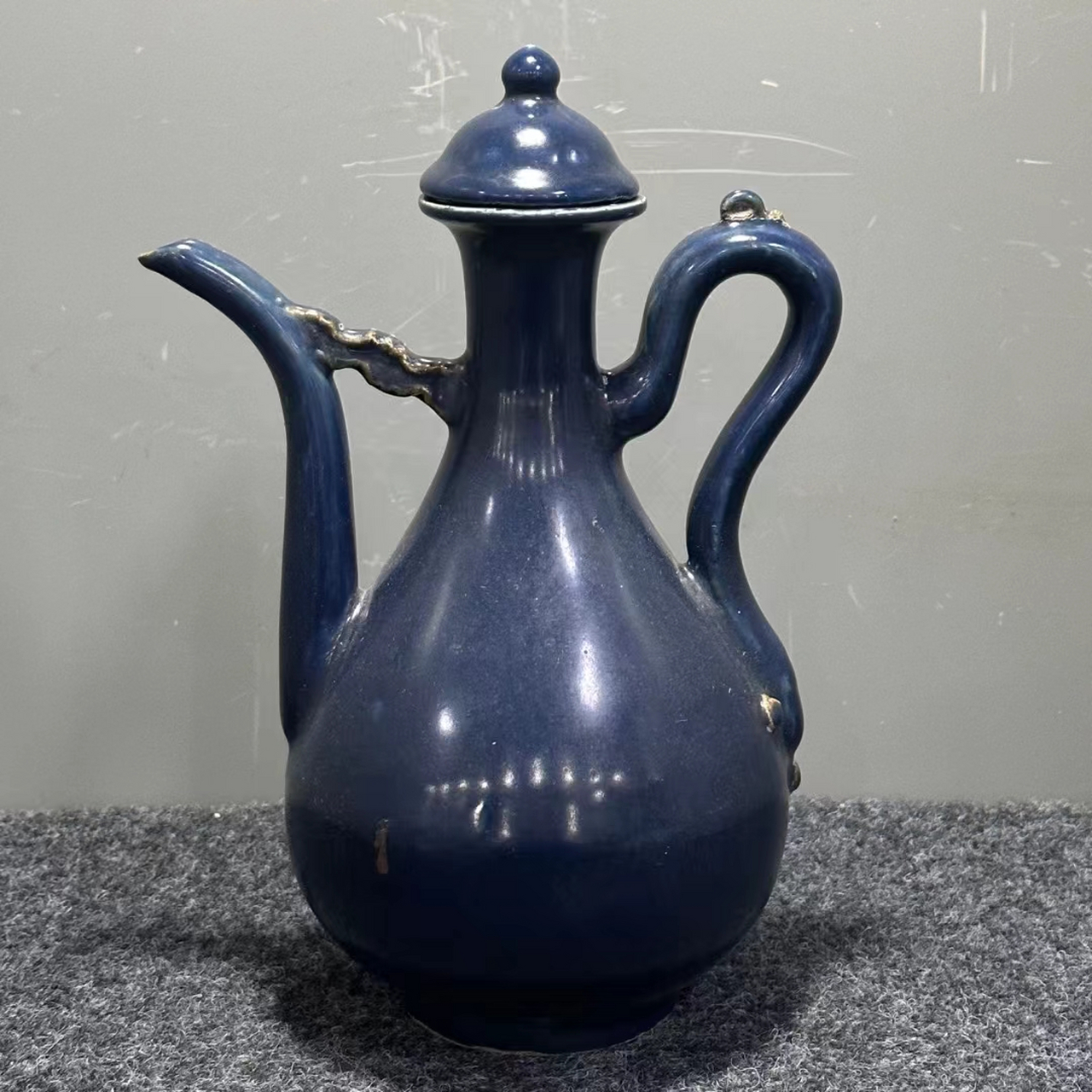 霁蓝釉带盖执壶