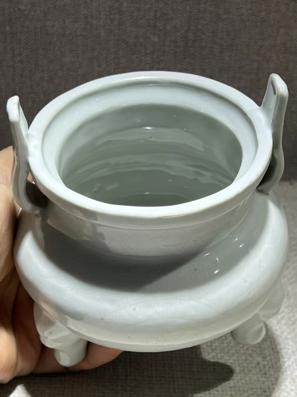 明甜白釉三足香炉 高12口径10.8公分,全品完整