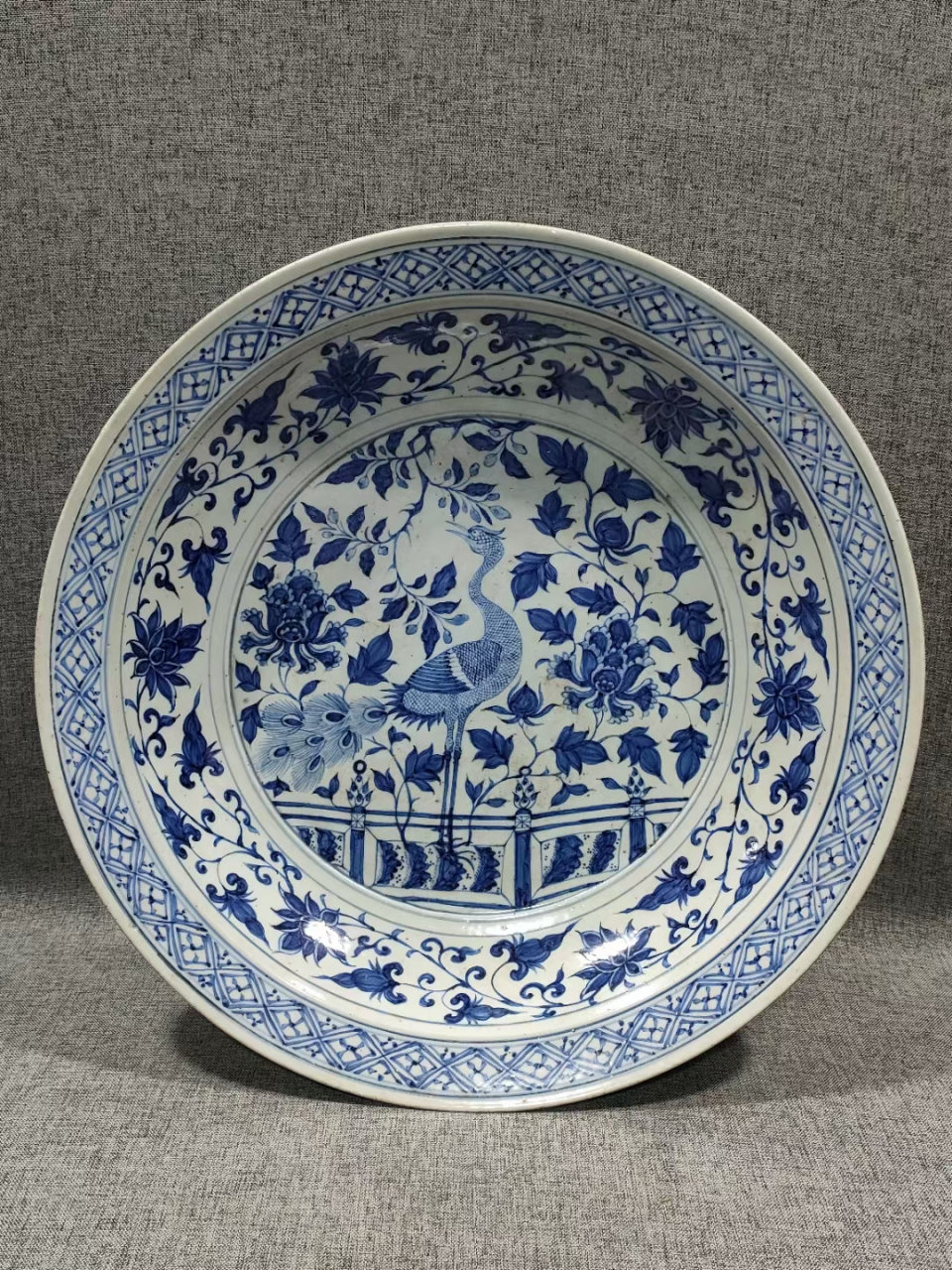 元代青花凤凰牡丹纹大盘
