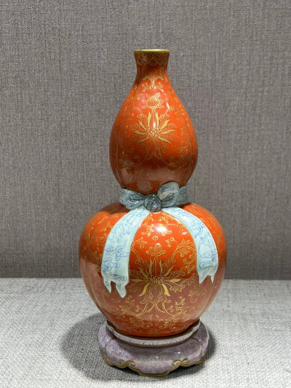 清乾隆矾红描金包袱葫芦瓶 高25公分,全品完整