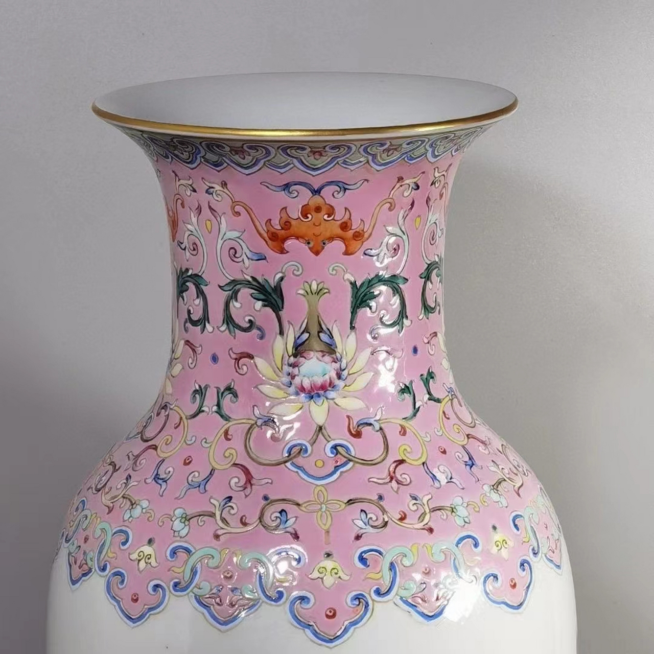 清嘉庆款 粉彩石榴纹直筒瓶一对 高61.5肚经20