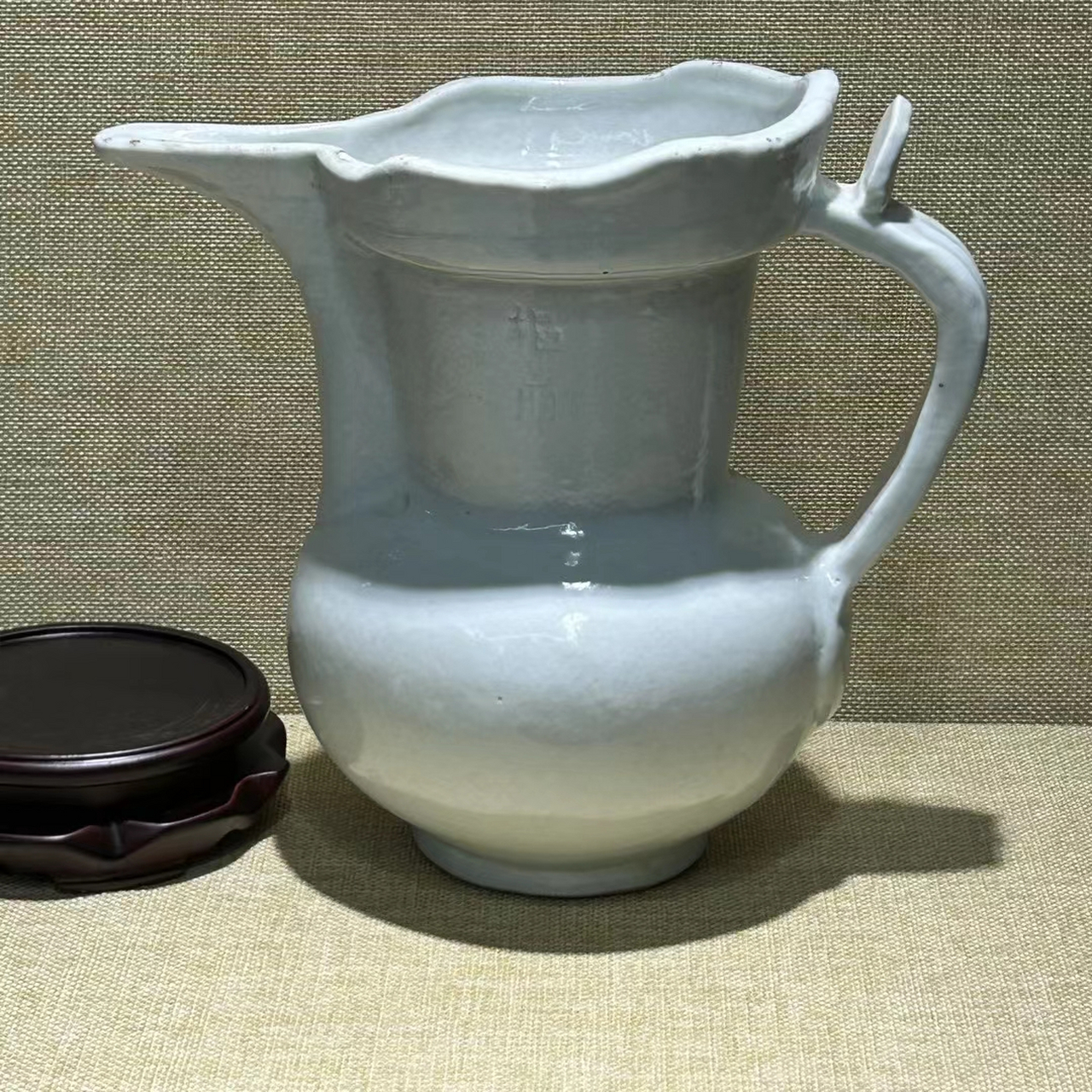 元代 枢府 白釉僧帽壶 高21.5. 口一圈爆釉,品相如图