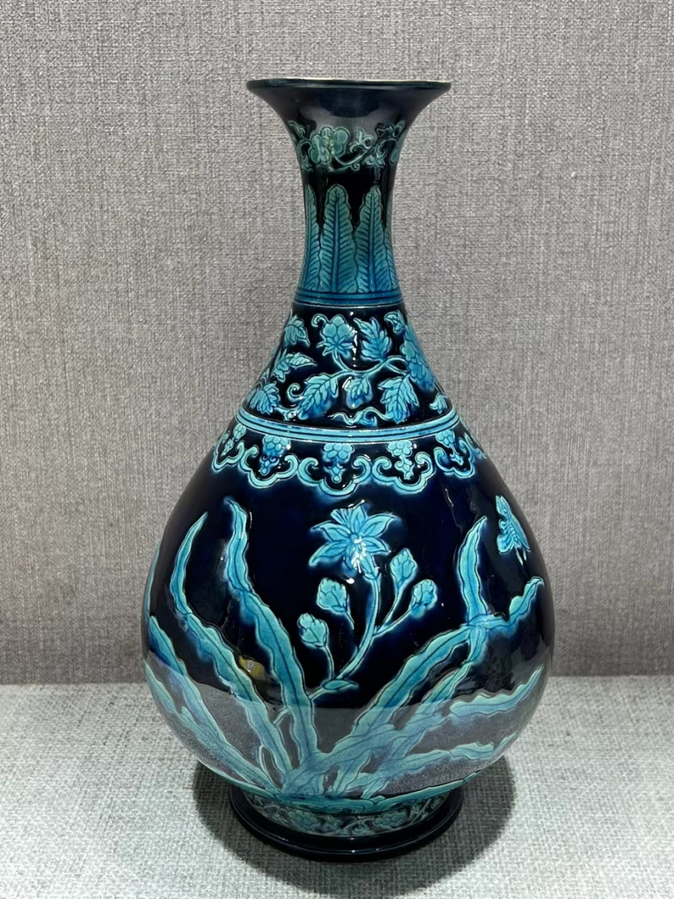 明宣德珐华彩兰花蝶纹玉壶春瓶 高28.8公分,全品完整