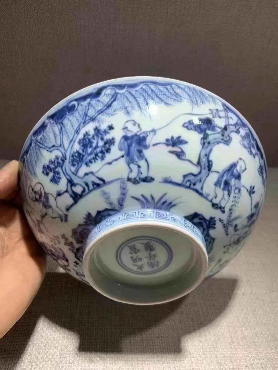 明宣德青花婴戏图碗 高7.2口径20.5公分,全品完整