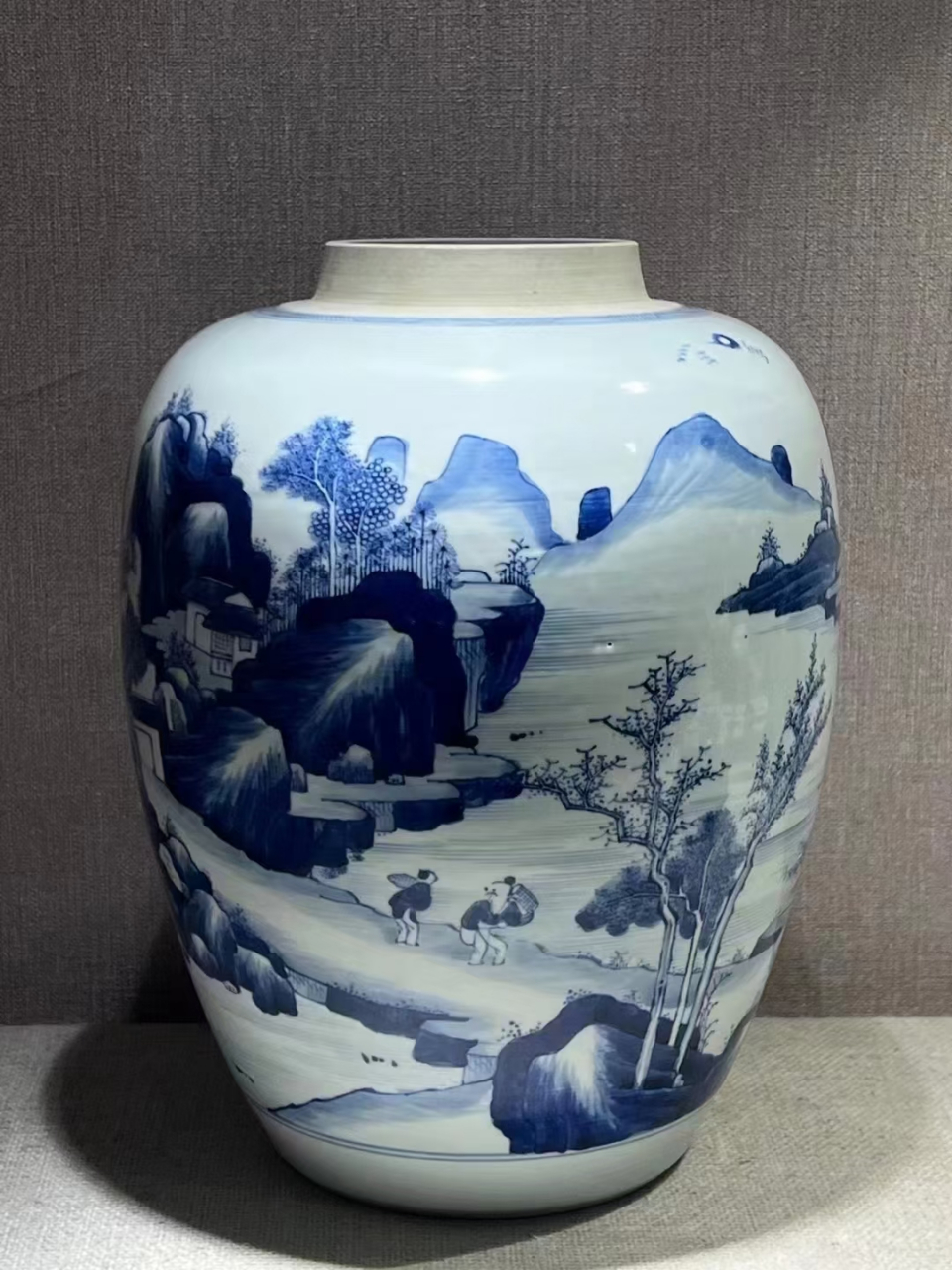 清康熙青花山水人物罐 高33公分,全品完整