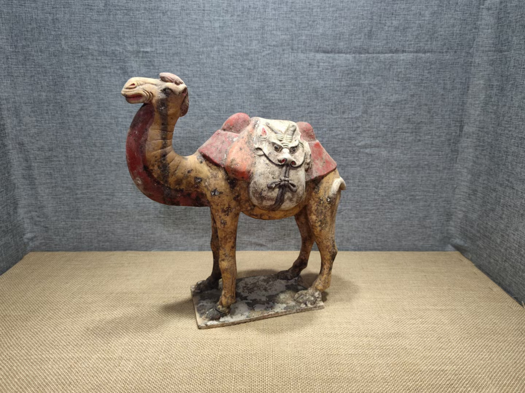 唐彩绘陶骆驼 高34厘米 珍藏摆件 品相好如图,实物拍摄