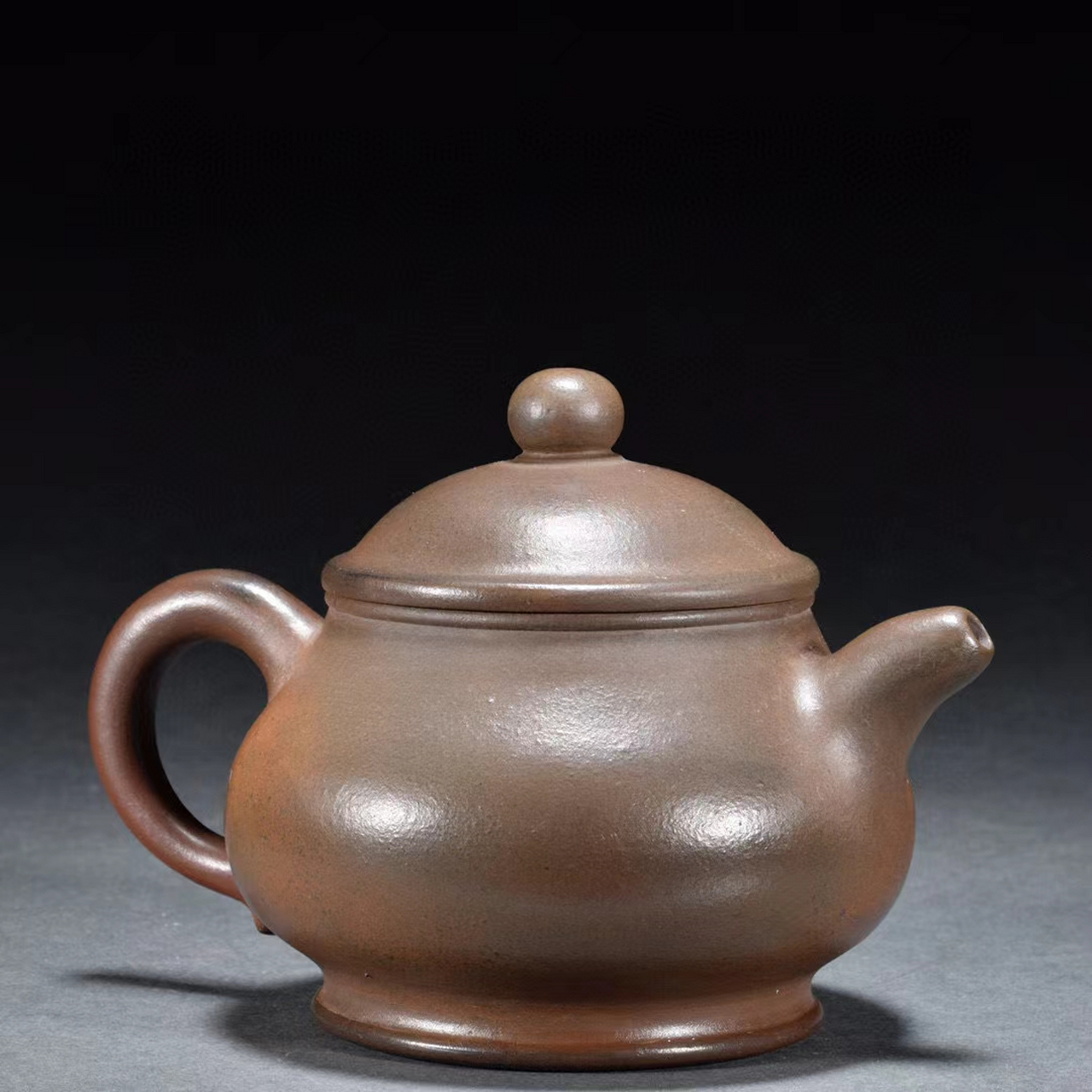 顾景舟·柴烧紫砂窑变茶壶 规格:高11.5cm长16.5cm宽11.8cm