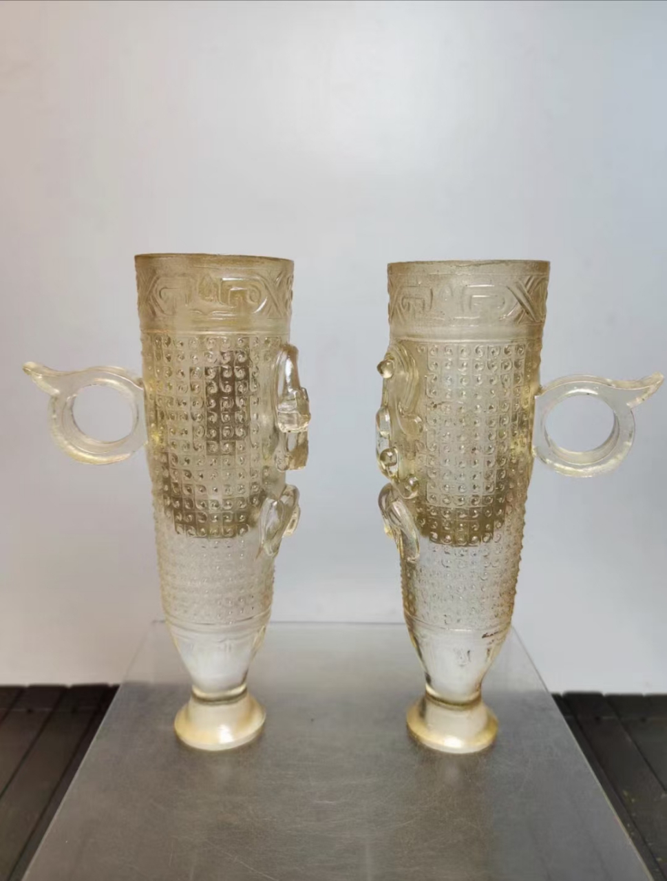 汉代蝌蚪螭龙纹琉璃杯一对