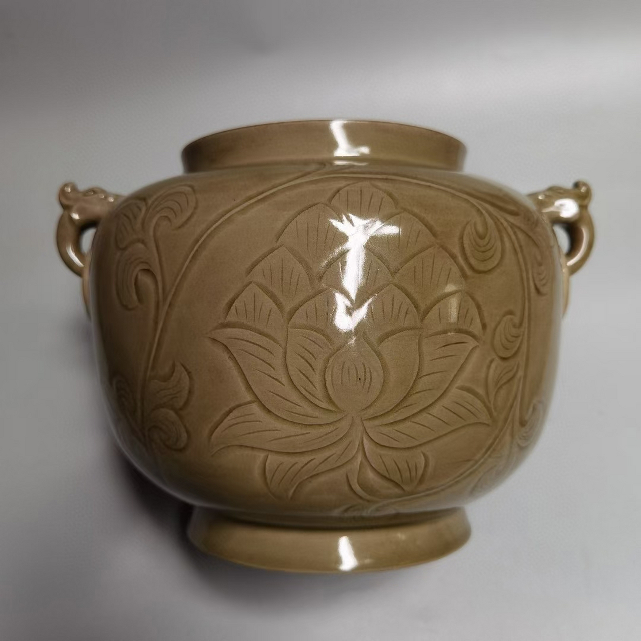 旧藏北宋,越窑黄釉双兽耳环盖罐,高25㎝,口径14㎝,肚直径28㎝