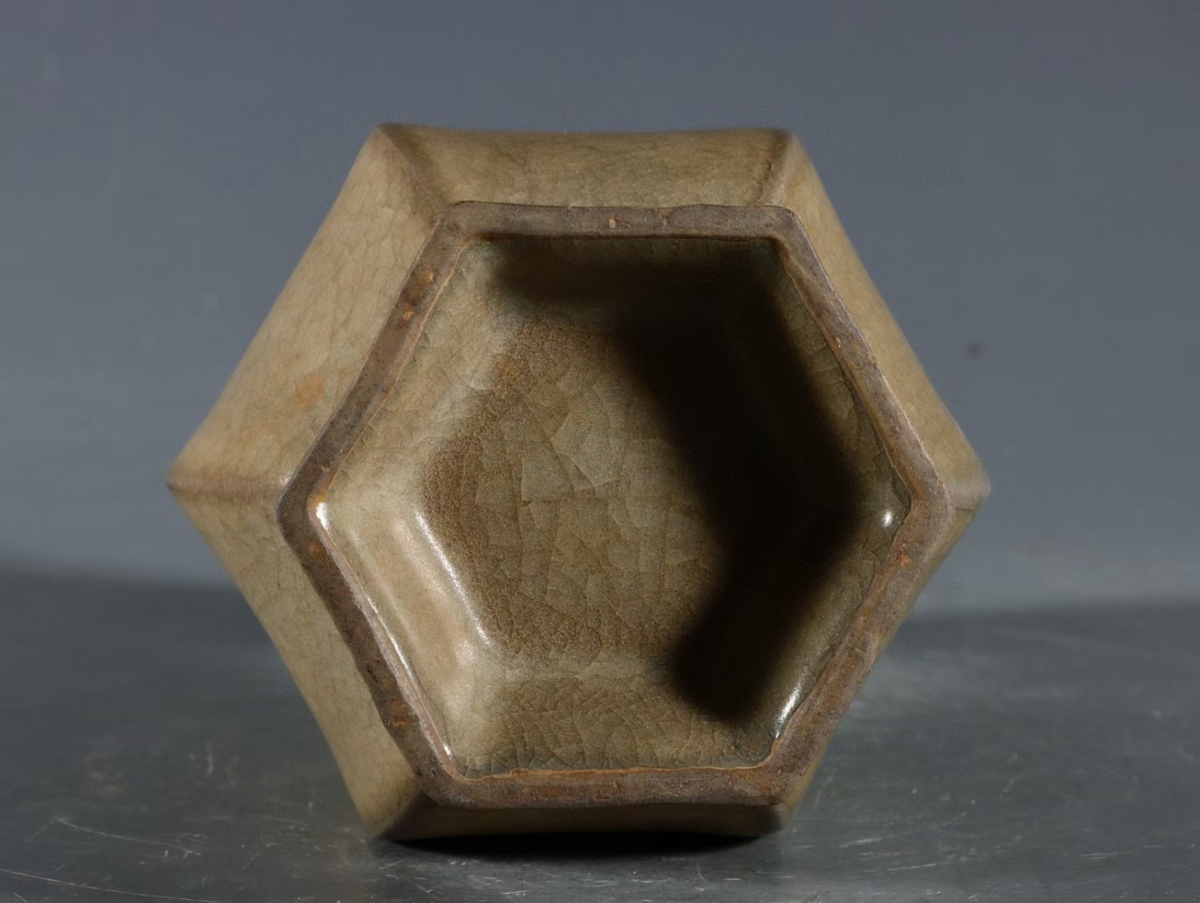 南宋官窑米黄釉菊花型瓶 高20.5口径7底径6.8公分