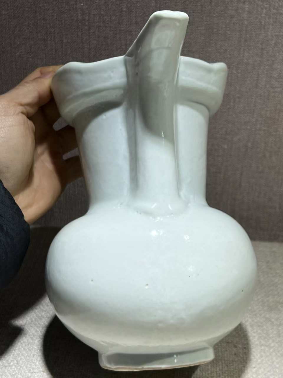 枢府甜白釉僧帽壶 高21.5公分,全品完整