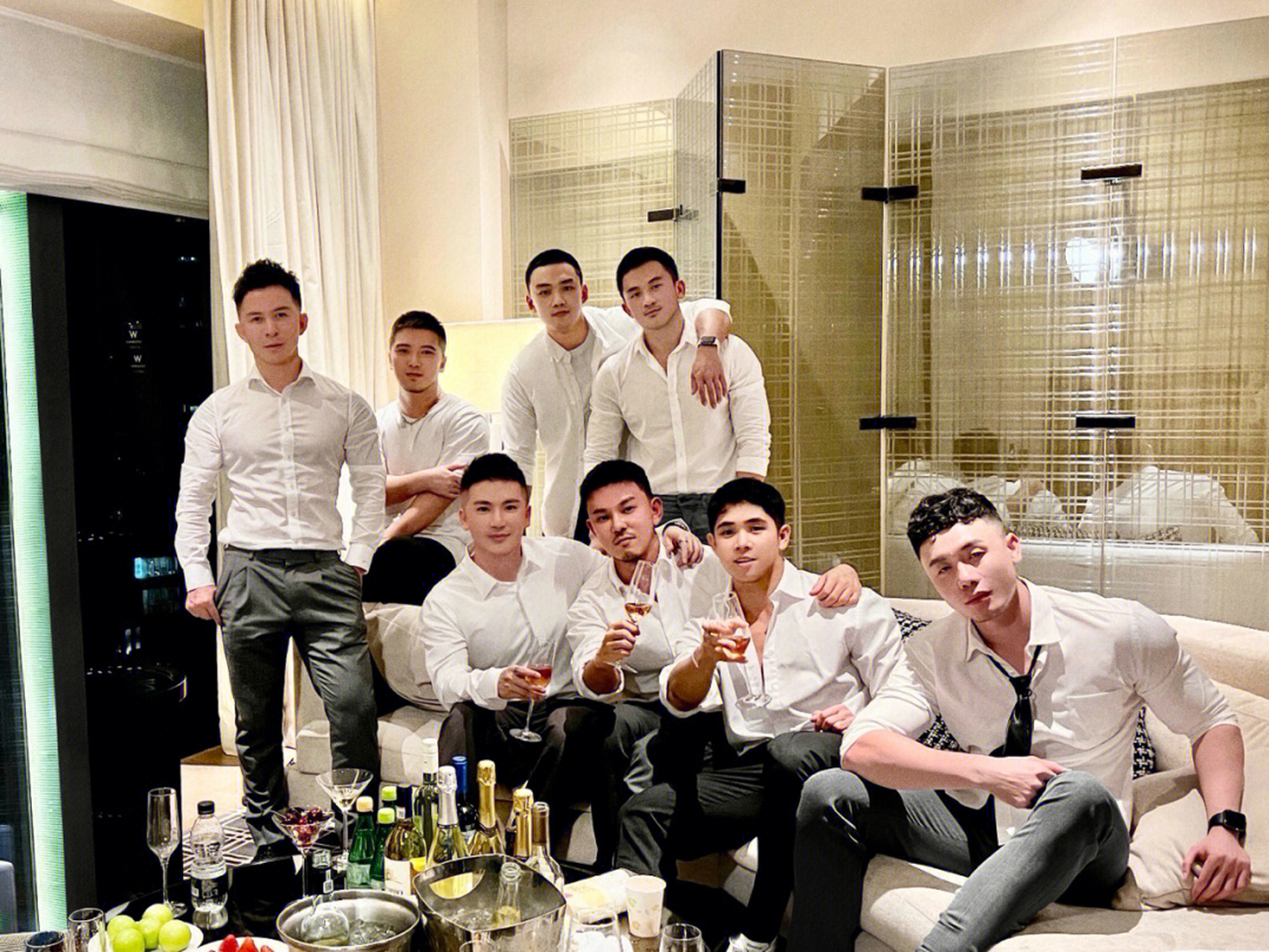 这么多帅哥聚在一起,大家觉得这是什么轰趴局