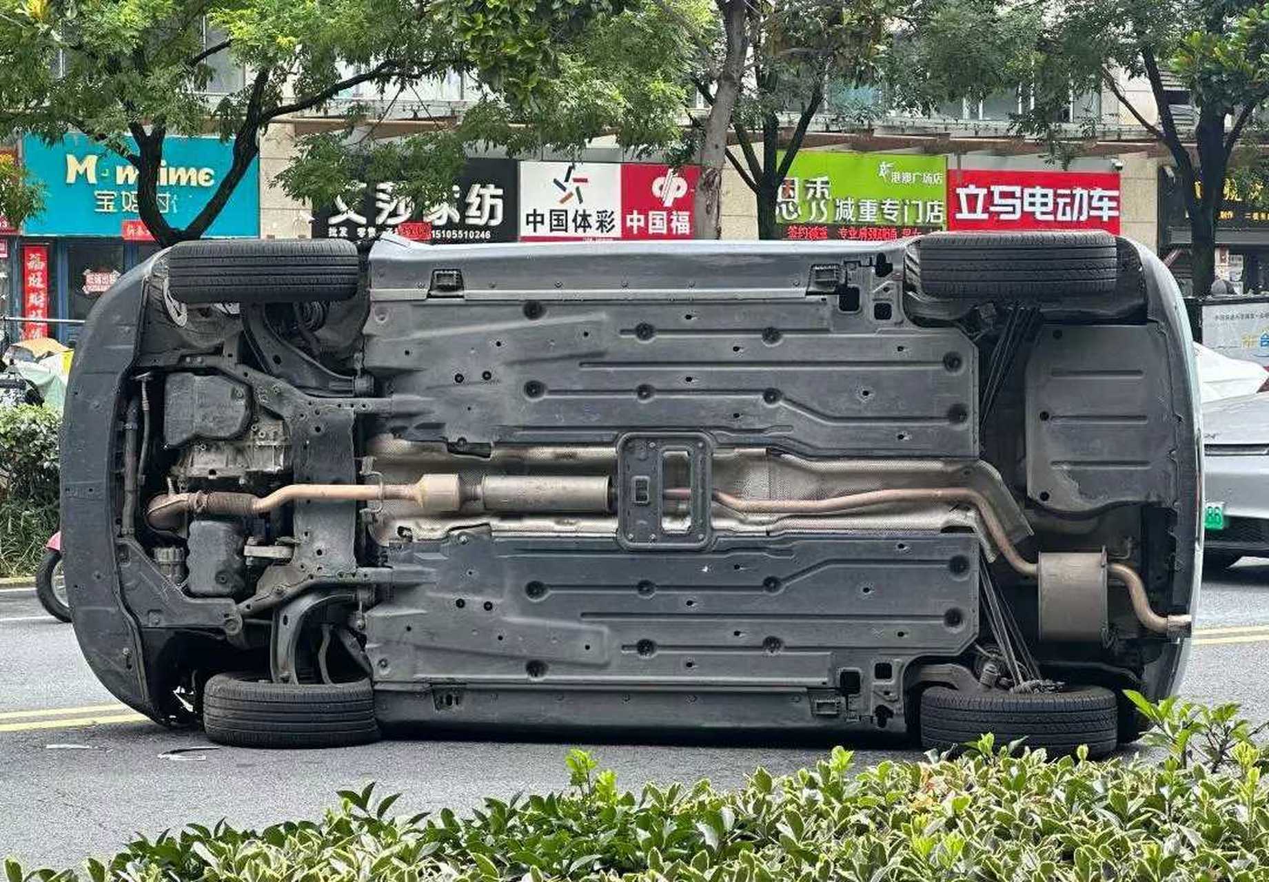 原来小车底盘是这样的!