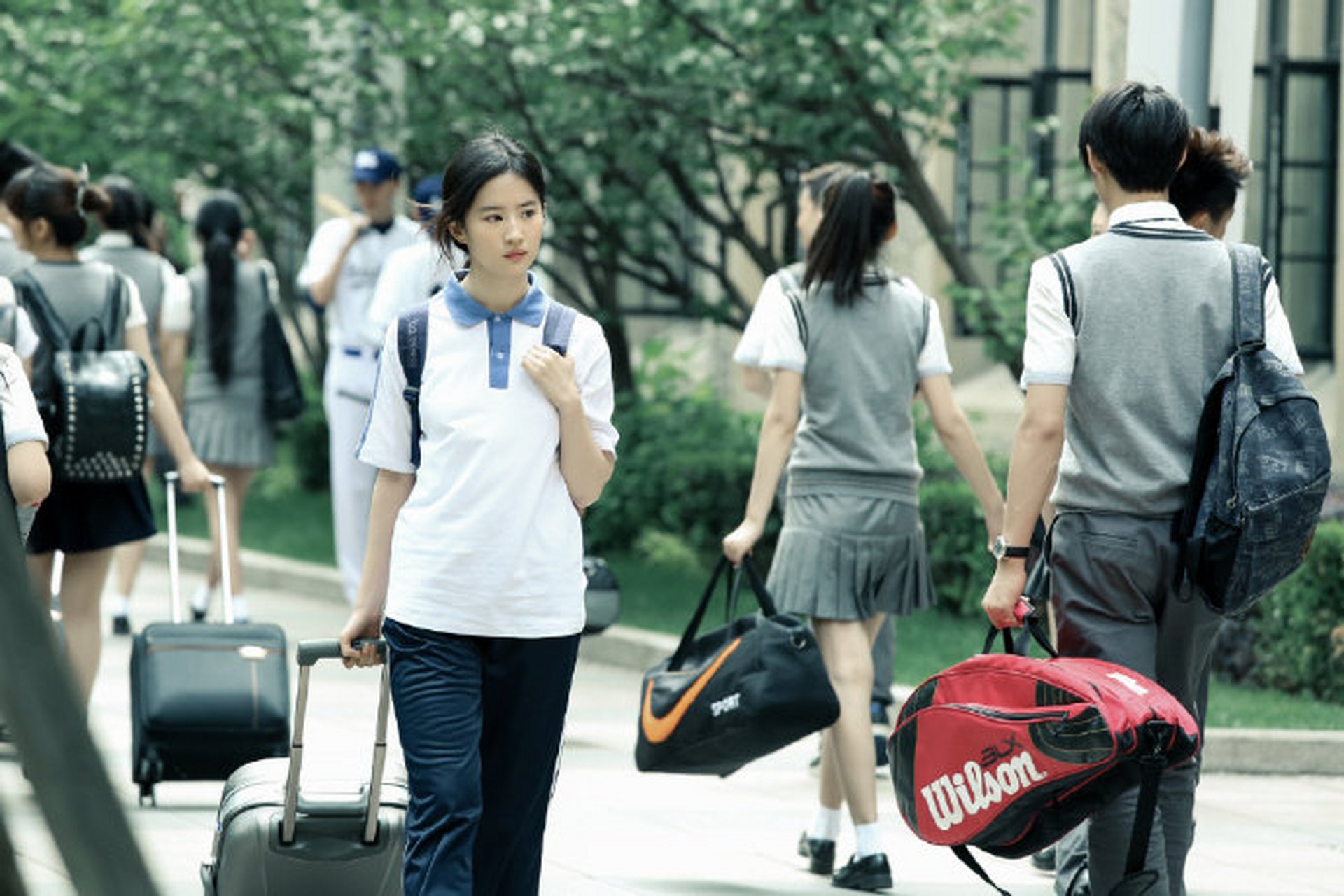 刘亦菲校园版本,这气质真的太好了.