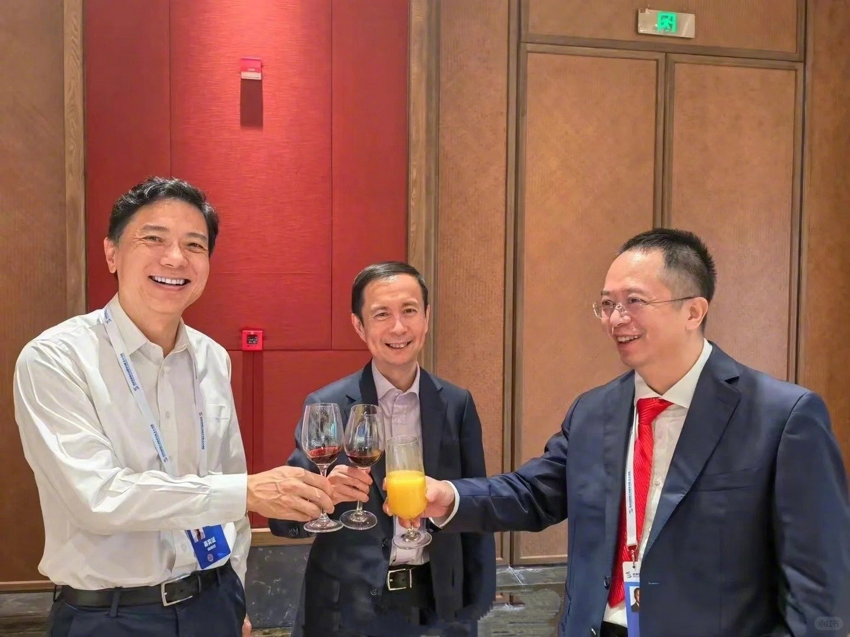 大佬们的聚餐,李彦宏,张勇和周鸿祎,都是很牛的互联网大咖