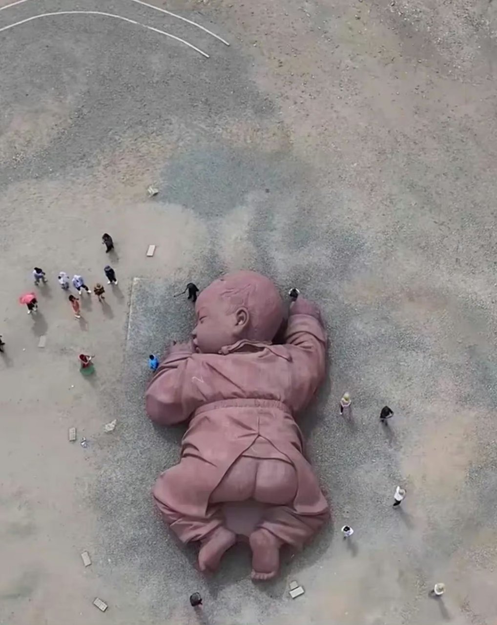 沉睡在戈壁滩上的巨婴,甘肃瓜州洪山坡戈壁滩. ​