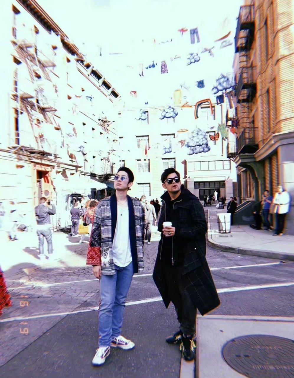 周杰伦,吴建豪很有感觉的一张合照.