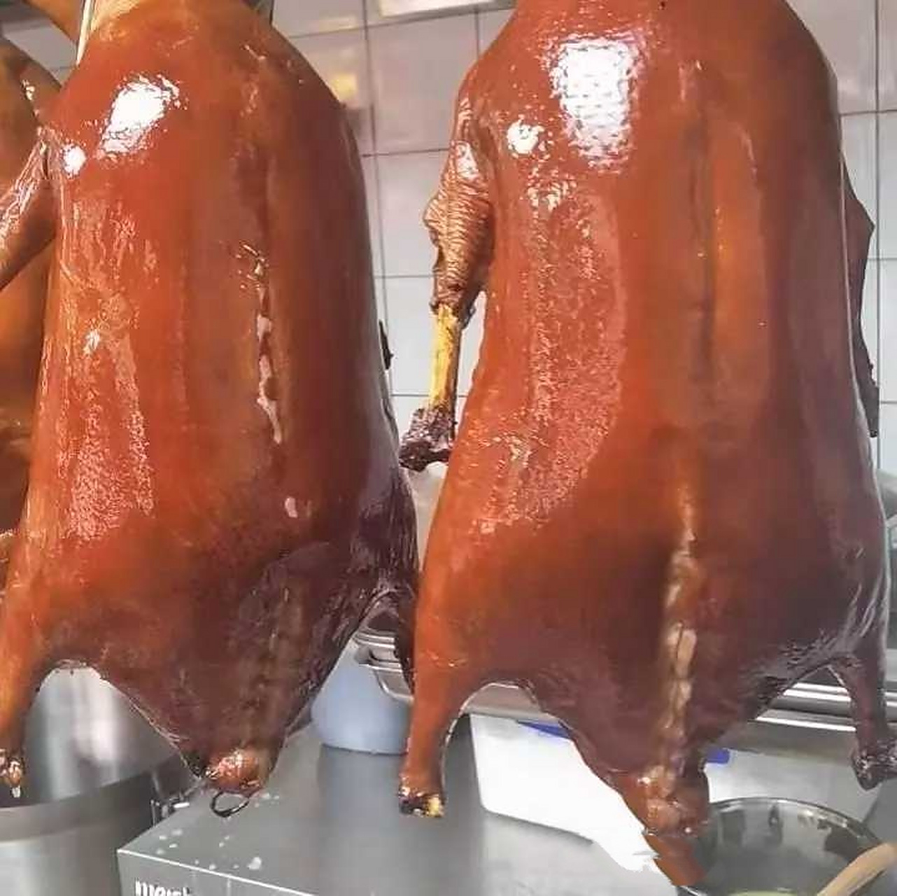 广式烧鹅,简直是人间美味,特别是烧鹅濑粉,超好吃.