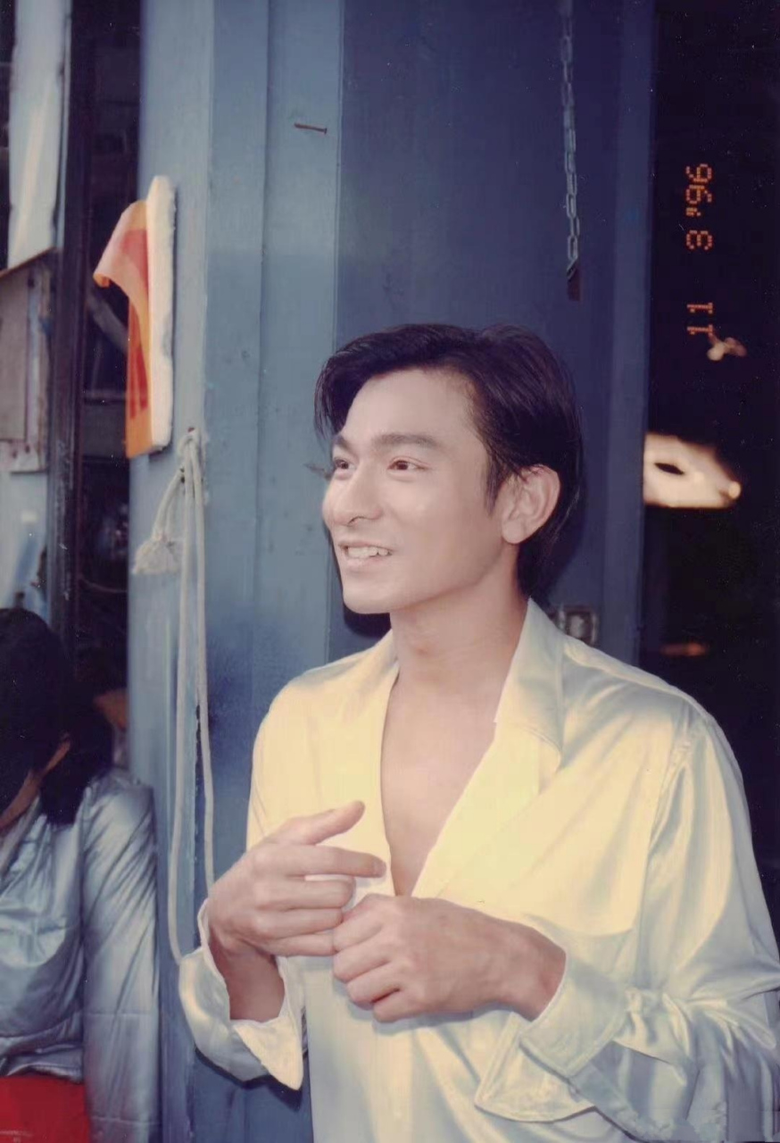 刘德华90年代发型图片