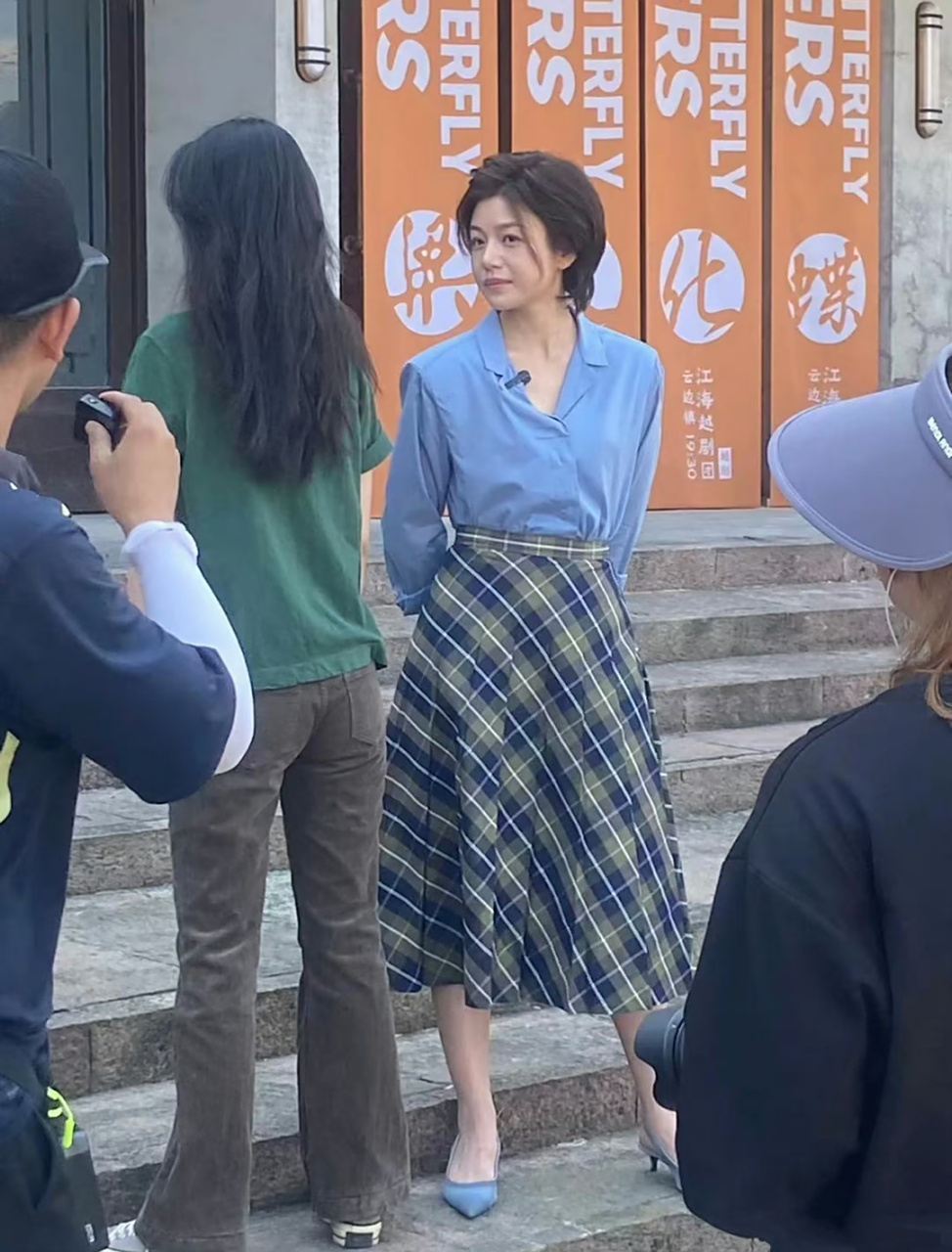 陈妍希短发造型,差一点没认出来. 67