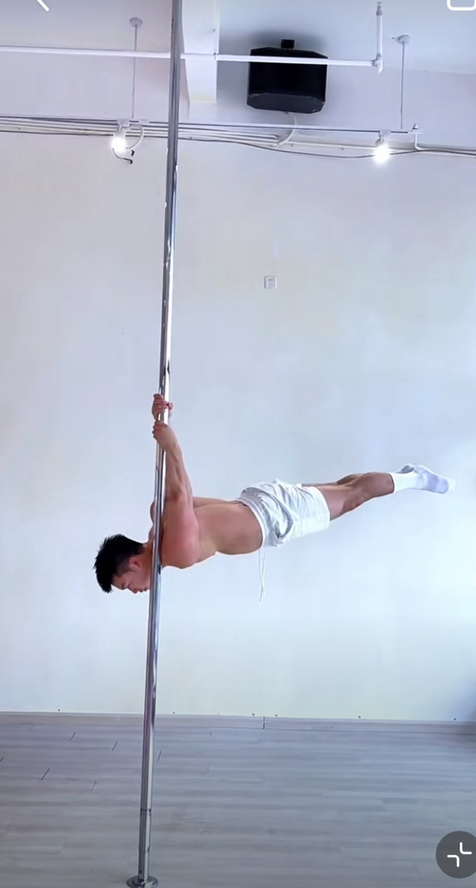 钢管舞,数孙健.空中腾,似飞燕.竖倒立,鹞子翻.占鳌头,世界冠.