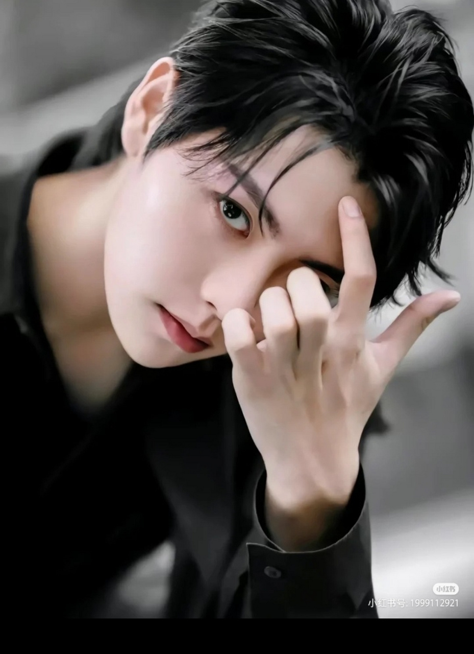 武打戏里头名状,二十八岁好青年!