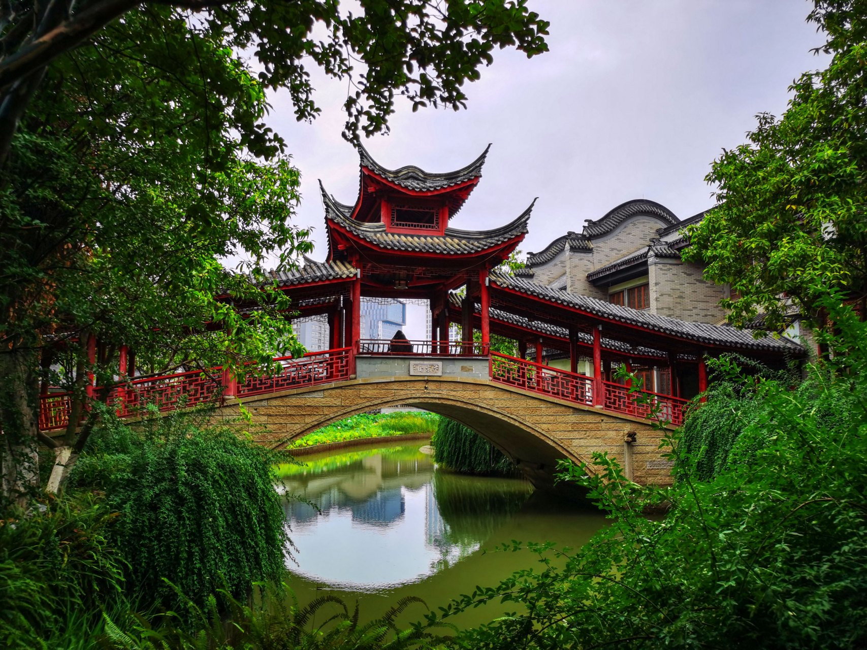 风景摄影#  龙潭水乡 龙潭水乡位于成都市成华区龙潭总部经济城盒心