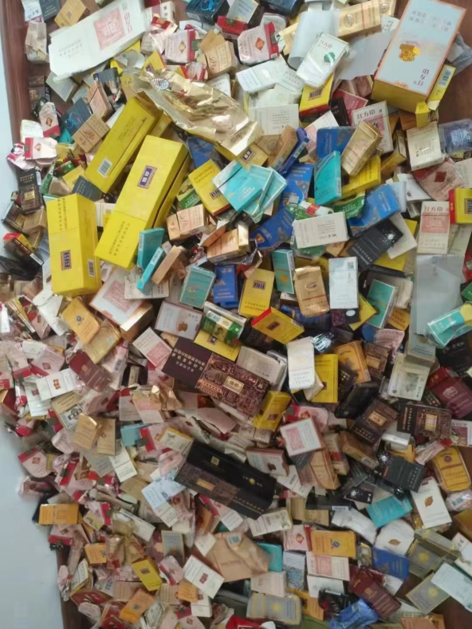 每天挣点零花钱,烟盒回收免费小程序需要私聊