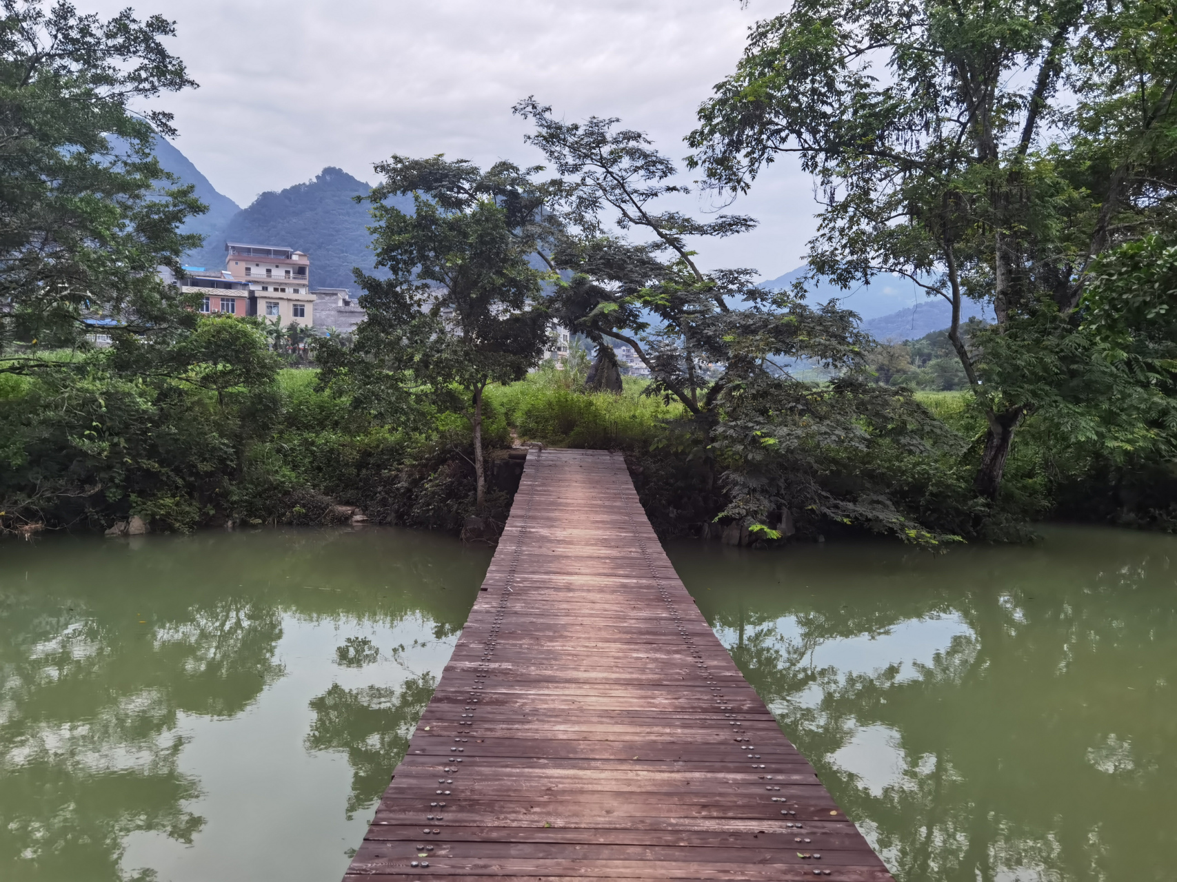 龙洪自然风景区