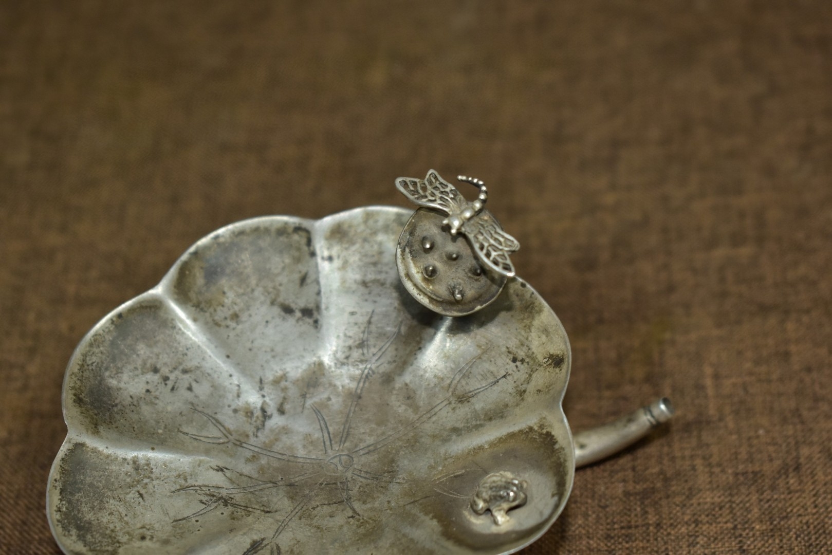 纯银荷叶笔洗摆件,重54.6克