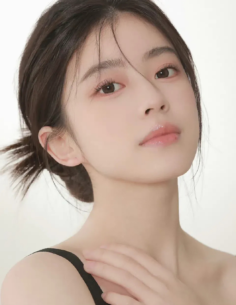 今日份心动美女的大头照,也太好看了吧!#美女# #八卦手册# #头像