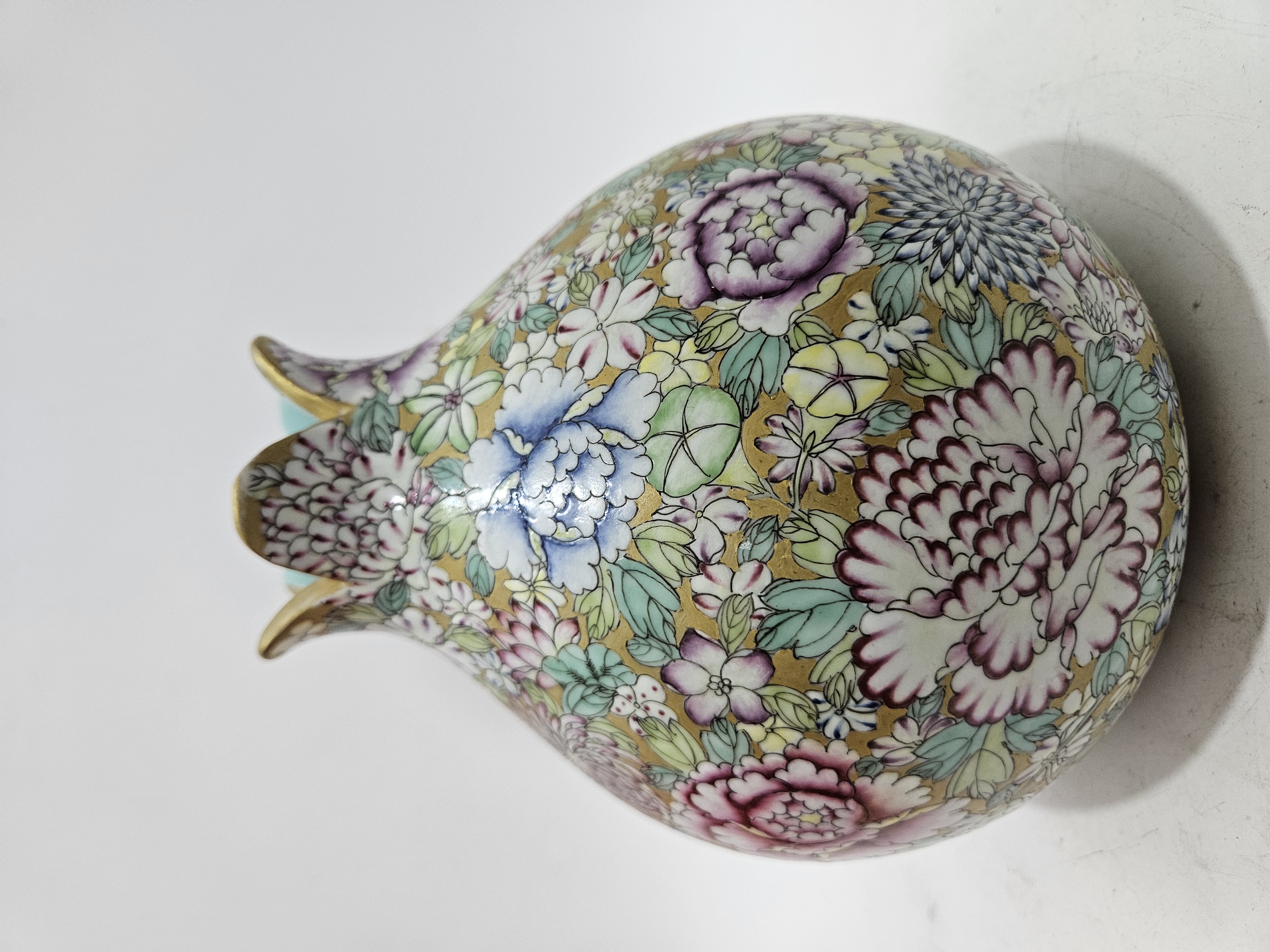 清,金底粉彩万花石榴尊#瓷器收藏# #瓷器# #古董古玩收藏# #明清瓷器